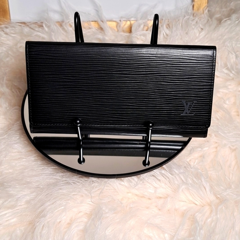 Louis Vuitton "NEW" Black Porte Tresor Flap Wallet